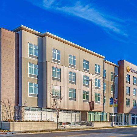 La Quinta Inn & Suites By Wyndham Kansas City Beacon Hill Экстерьер фото